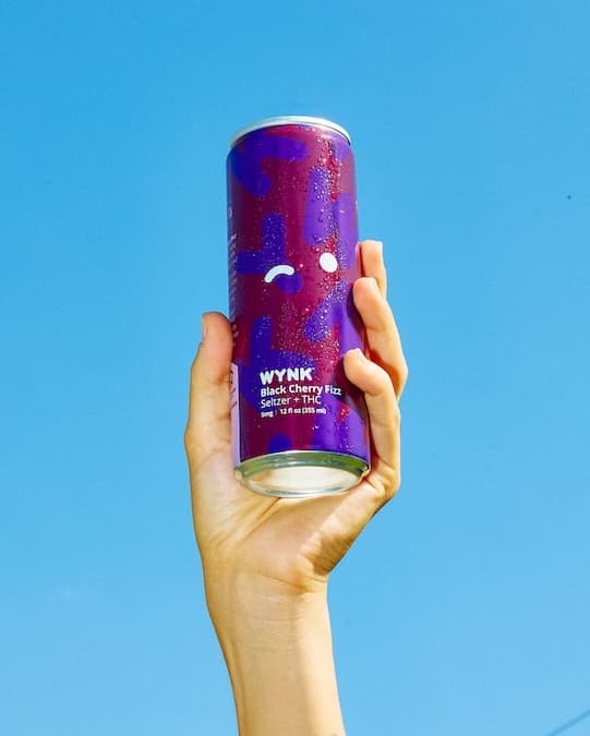 WYNK Seltzer Black Cherry Fizz